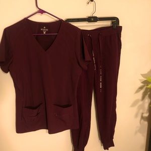 Med Couture Medium scrub top and medium petite jogger pant